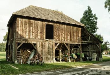 Old equipment and bales barn v1.0