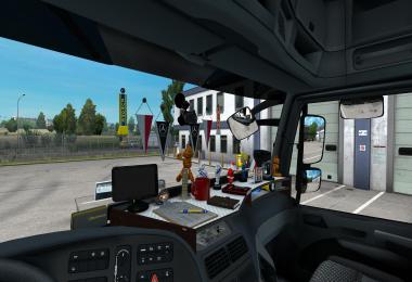 Table & wind-shield set for Actros MP3 v1.1.0