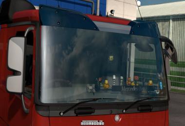 Table & wind-shield set for Actros MP3 v1.1.0