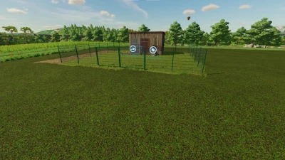 Small Wooden Chicken Coop With Enclosure v1.0.0.0