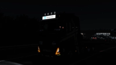 LIGHTBOX MAERSK VOLVO FH 2022 SANAX 1.0 1.47