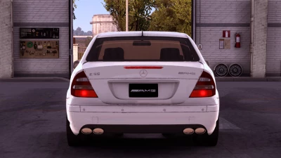 Mercedes-Benz E55 AMG W211 v1.2